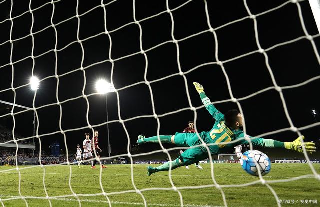 战术创新：新颖打法革新比赛节奏