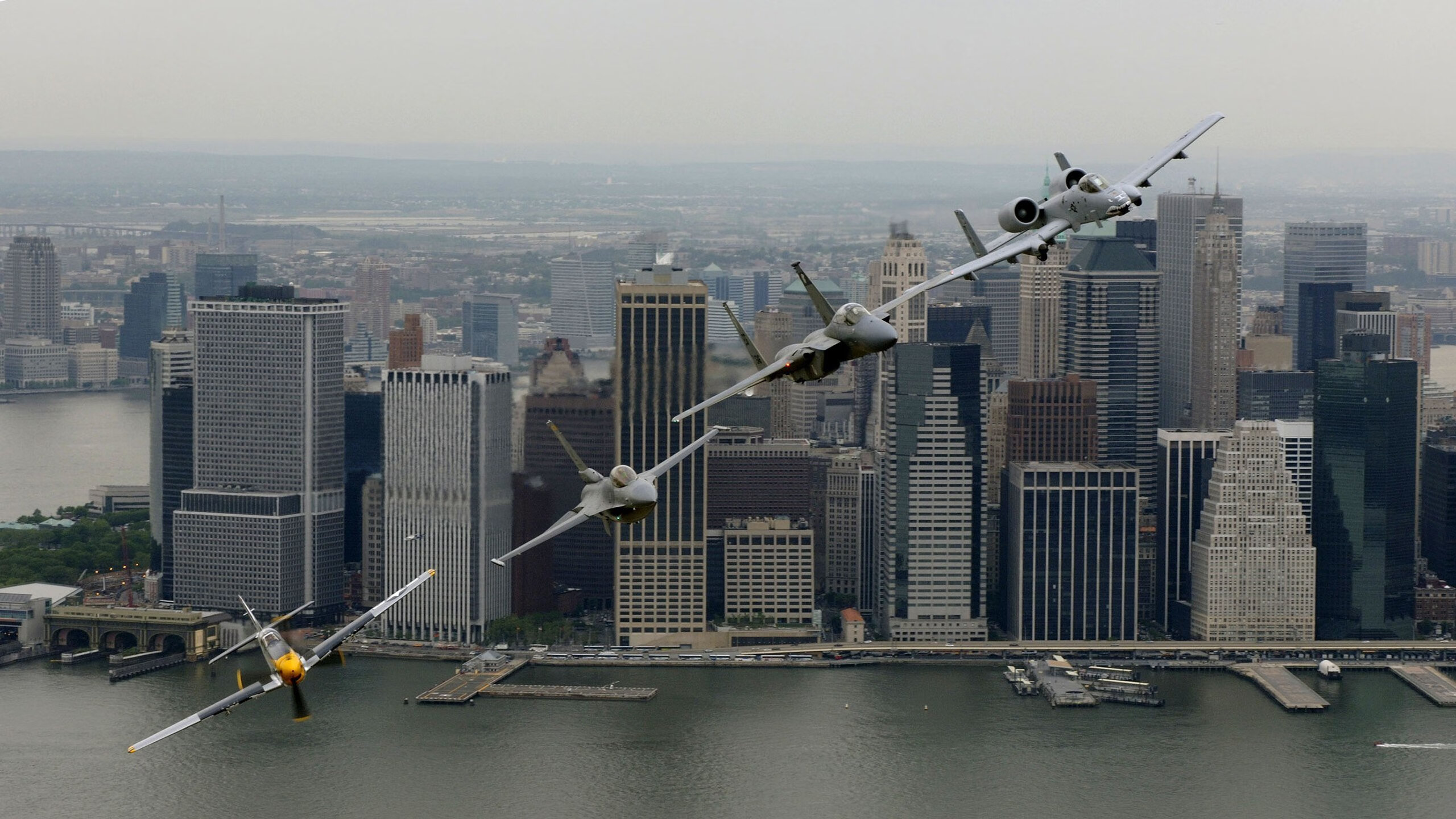 游戏音频技术的提升：环绕立体声与沉浸式体验，fps游戏立体声和环绕声