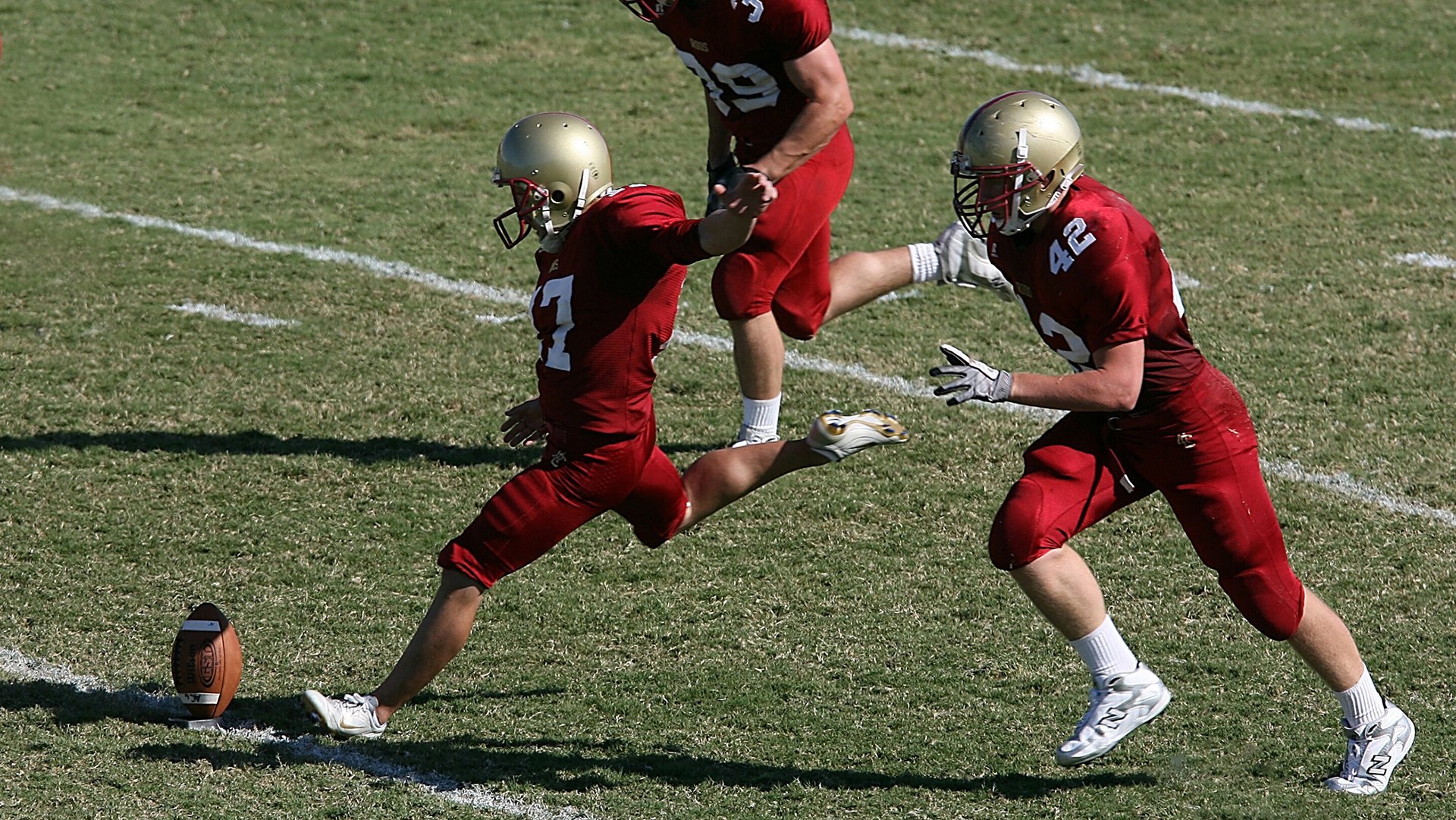 西甲球队构建冲刺区块密度图优化边路推进效率