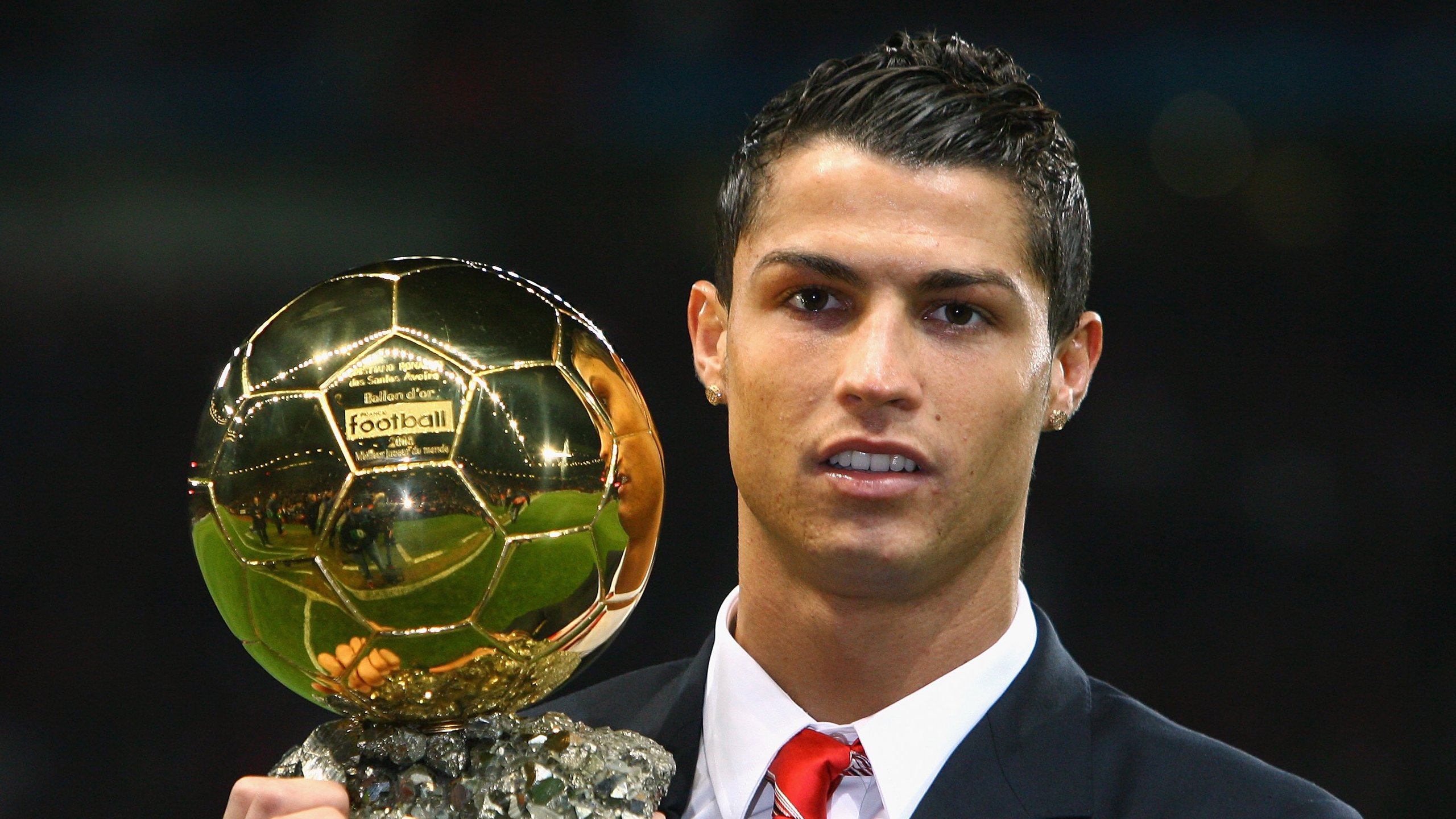 “德甲豪门对决：实力对抗激烈，比赛精彩不断”，西甲豪门